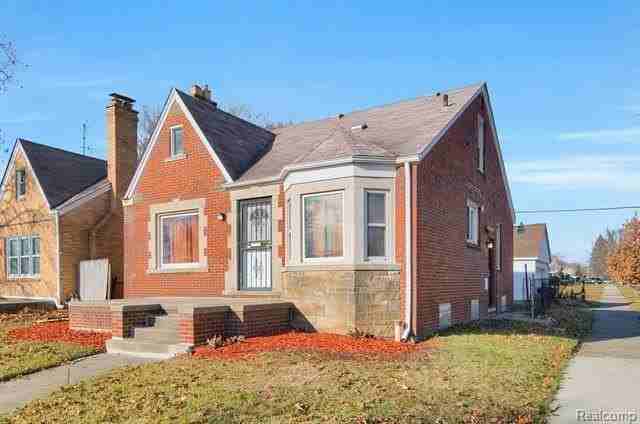 8550 W Outer Dr - Photo 2 of 26