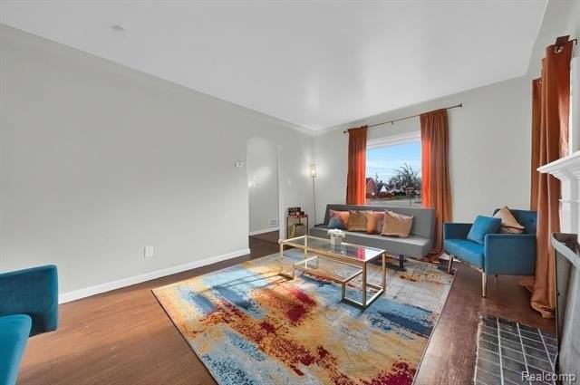 8550 W Outer Dr - Photo 4 of 26