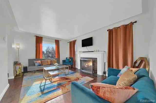 8550 W Outer Dr - Photo 5 of 26