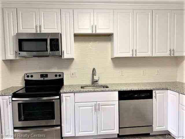 33853 Pondview Cir #23 - Photo 4 of 14