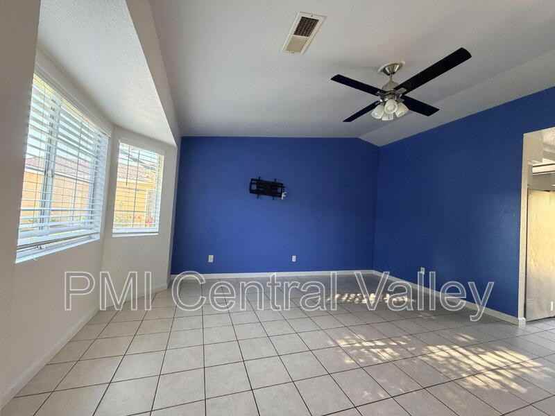 464 Lucas Ct - Photo 5 of 31