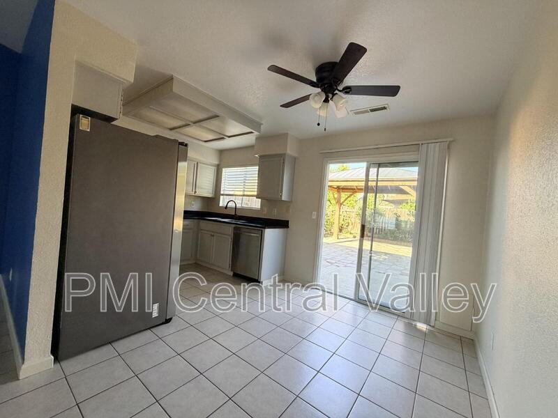 464 Lucas Ct - Photo 7 of 31