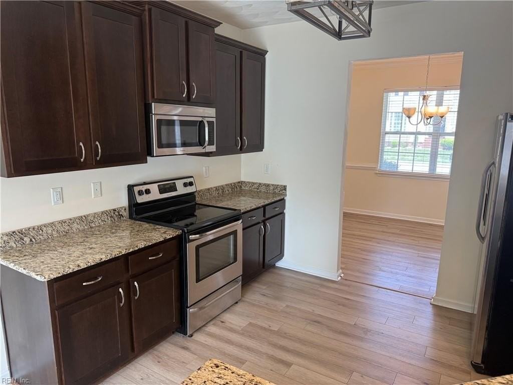1022 Meadows Reach Cir - Photo 2 of 20