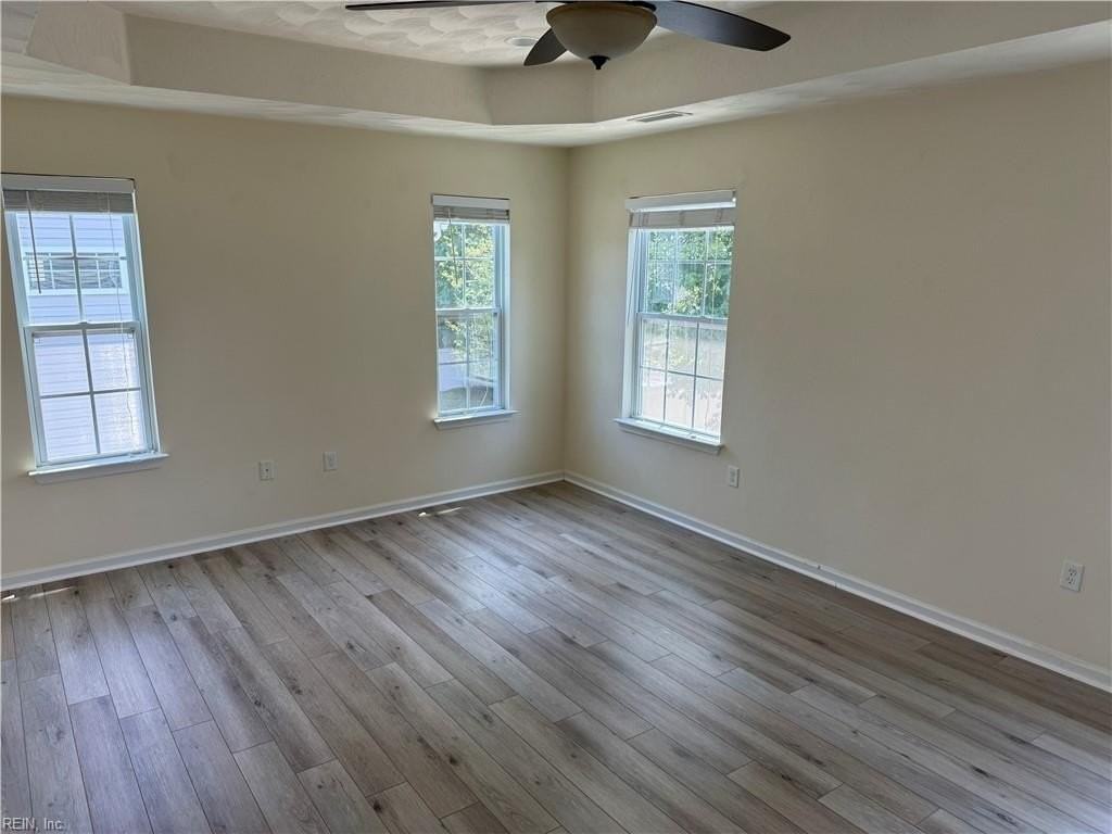 1022 Meadows Reach Cir - Photo 5 of 20