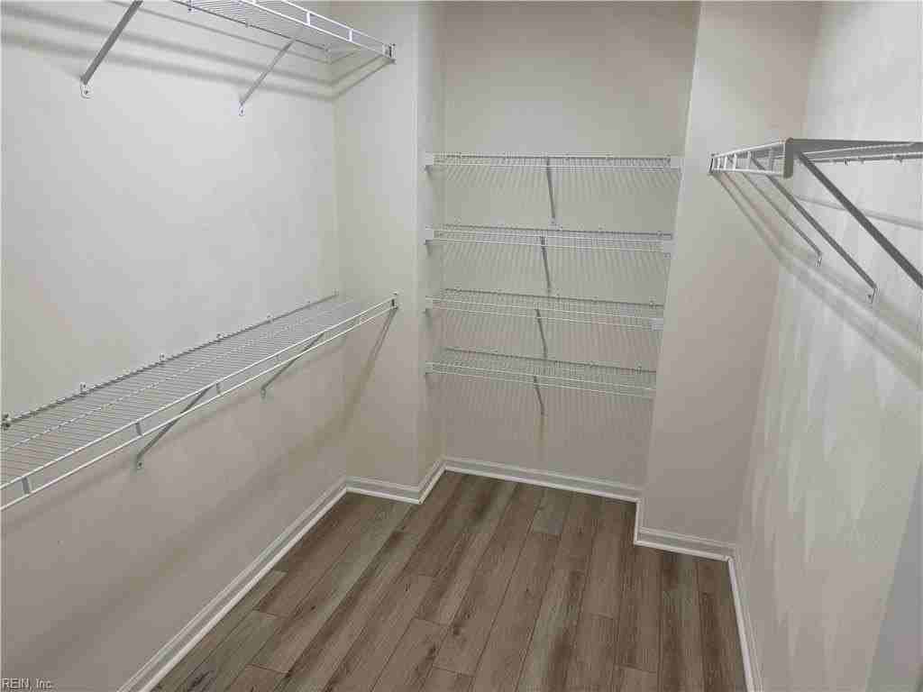 1022 Meadows Reach Cir - Photo 6 of 20