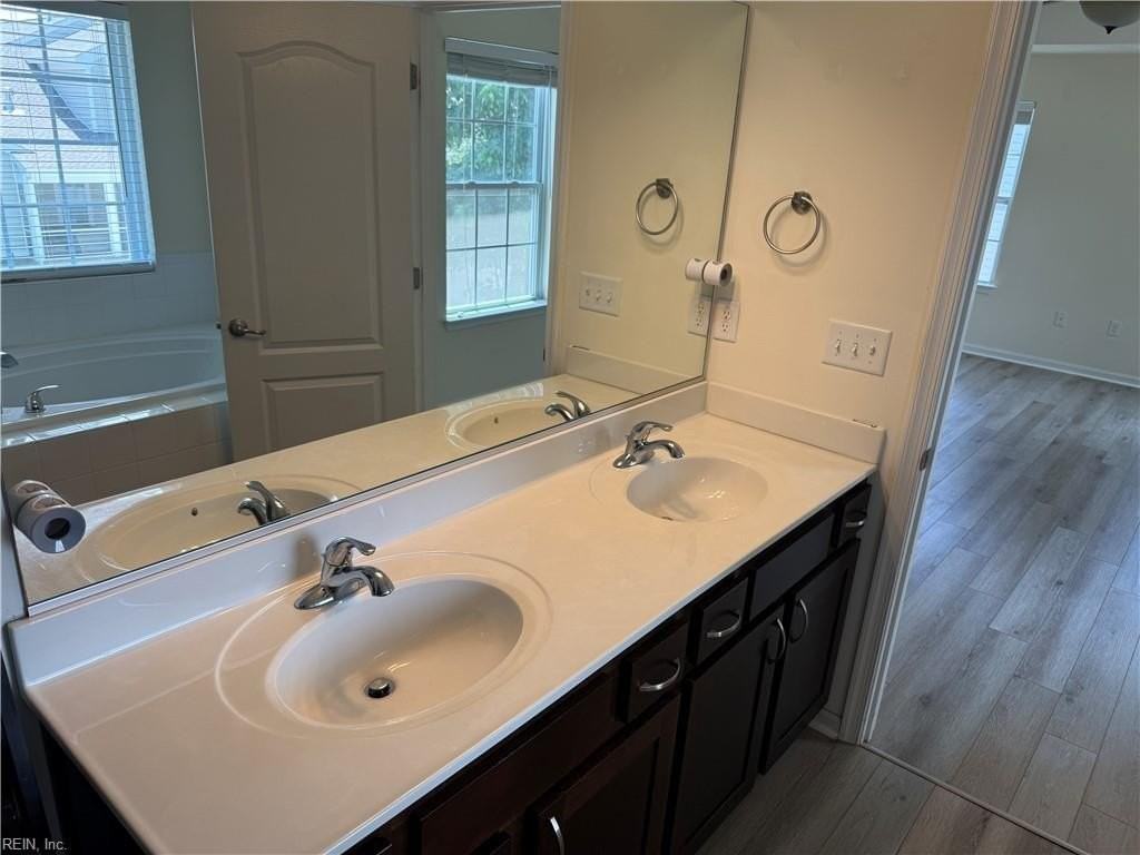 1022 Meadows Reach Cir - Photo 7 of 20