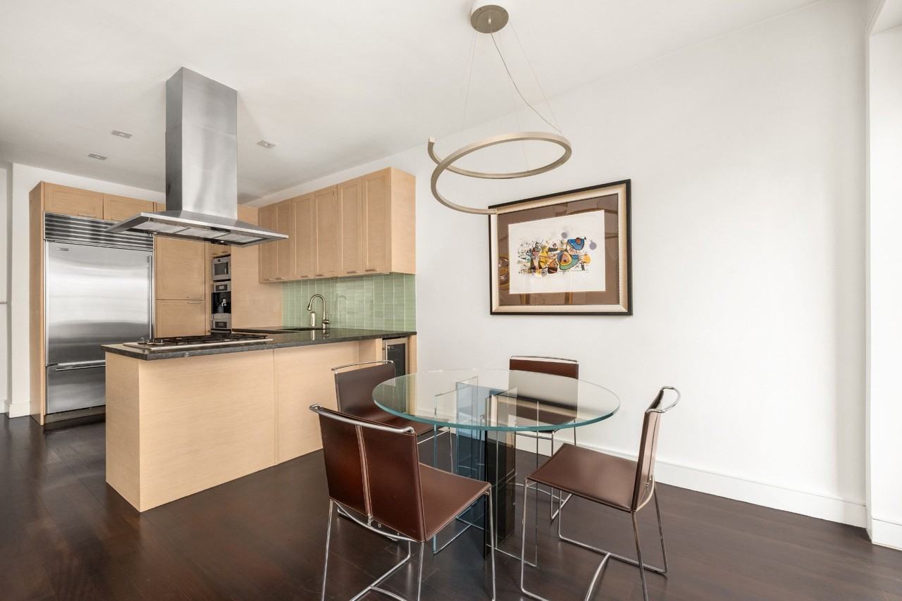 345 E 50th St #5D - Photo 7 of 7