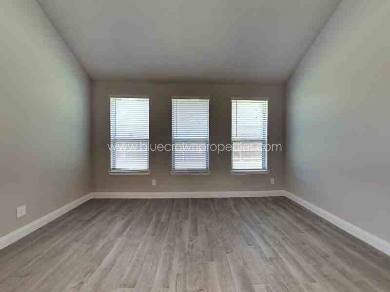 1024 Meadowlark Ave - Photo 4 of 19