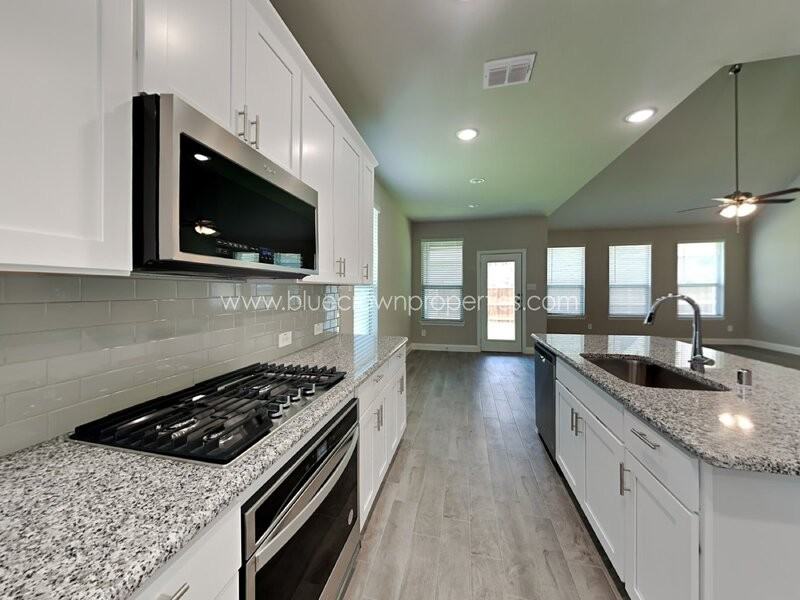 1024 Meadowlark Ave - Photo 5 of 19