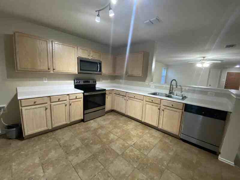 12862 Vassar Dr - Photo 4 of 10