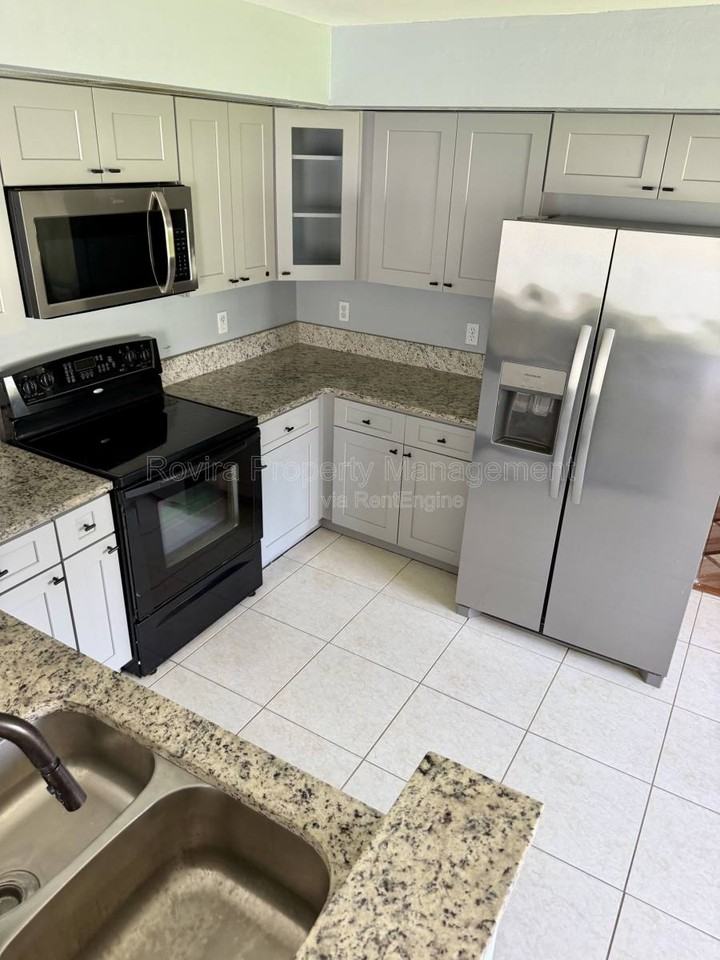 1501 Chevington Ct - Photo 3 of 10