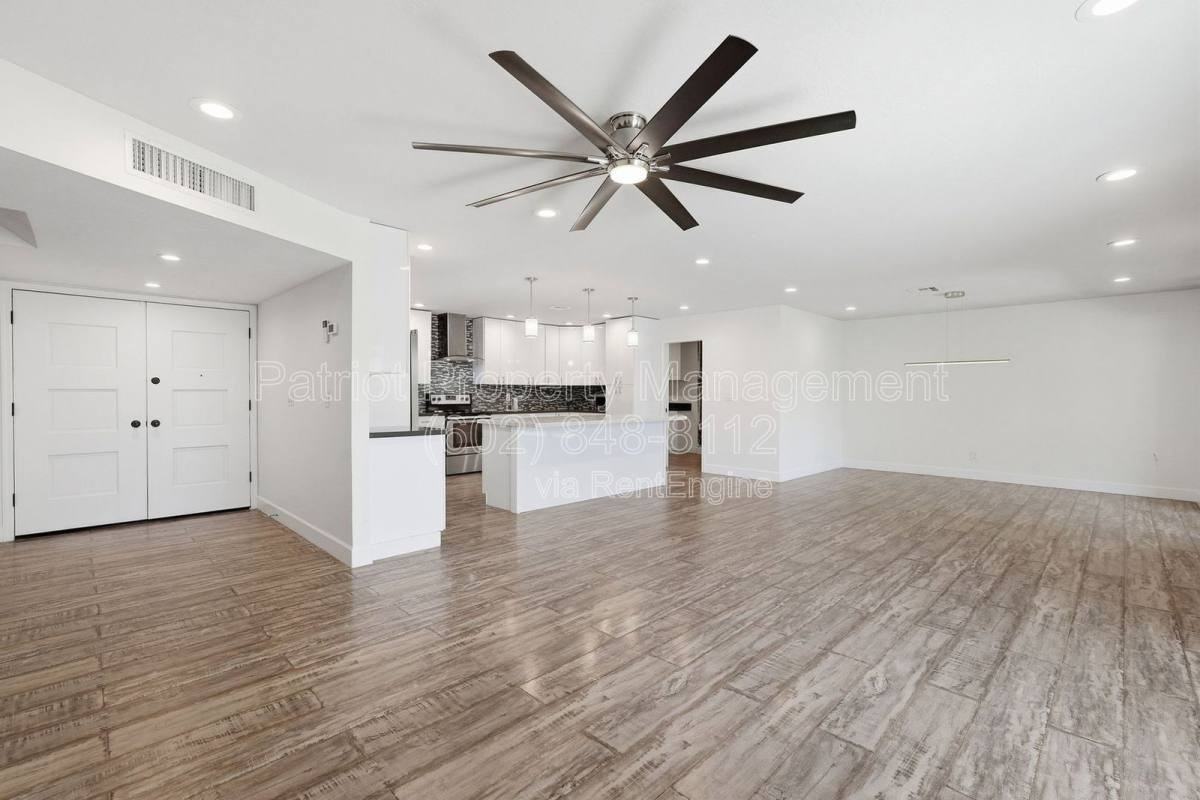 207 E El Caminito Dr - Photo 3 of 10