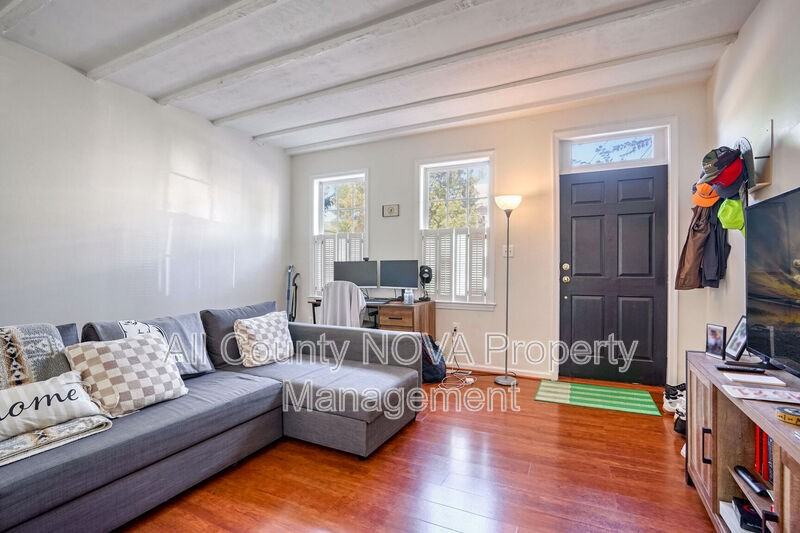 1224 Prince St #1 - Photo 5 of 8