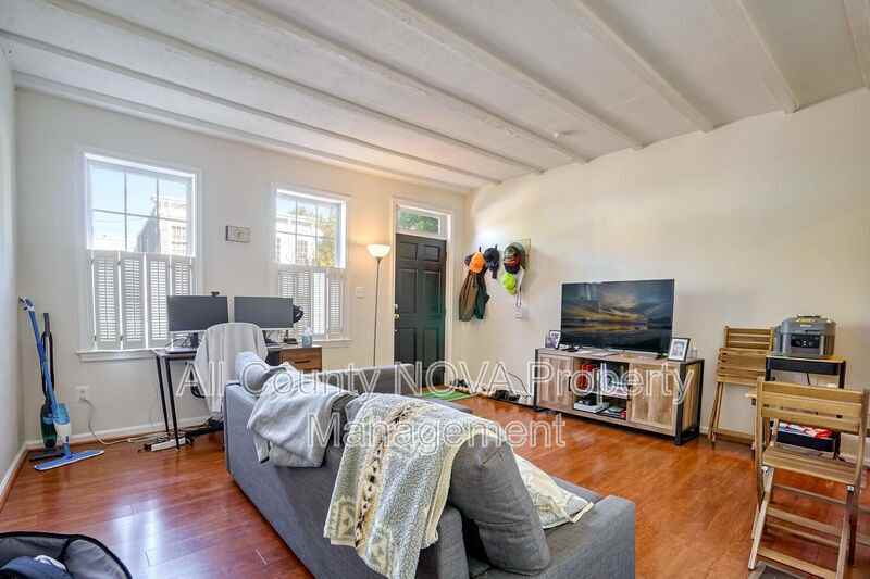 1224 Prince St #1 - Photo 6 of 8