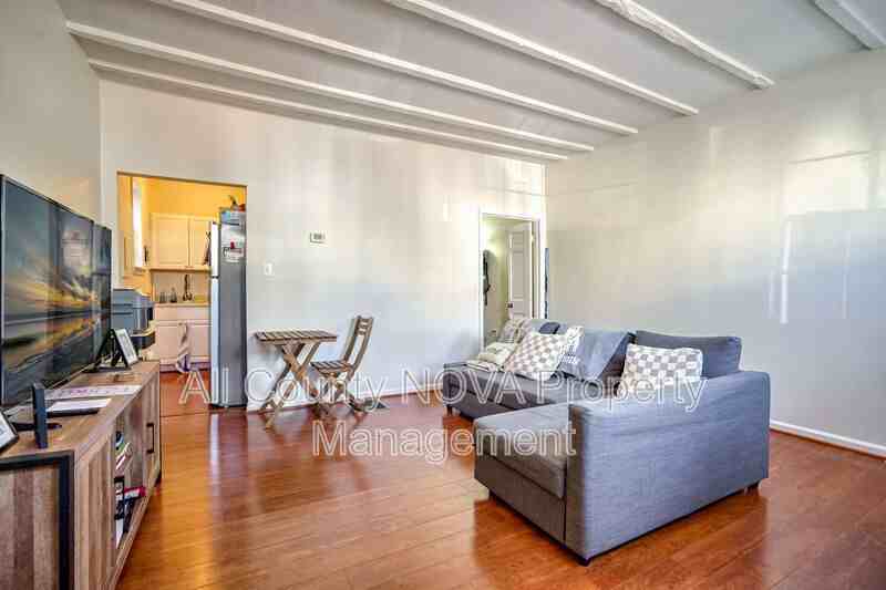 1224 Prince St #1 - Photo 7 of 8