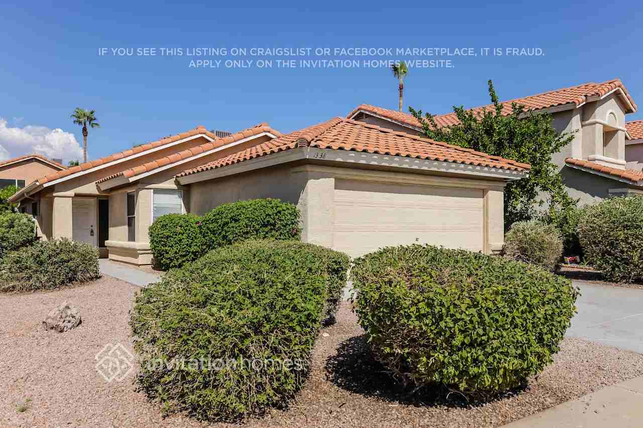 1338 E Angela Dr - Photo 2 of 14