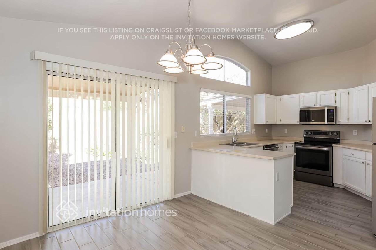 1338 E Angela Dr - Photo 6 of 14