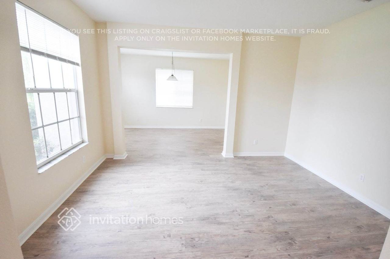11123 Sailbrooke Dr - Photo 2 of 6