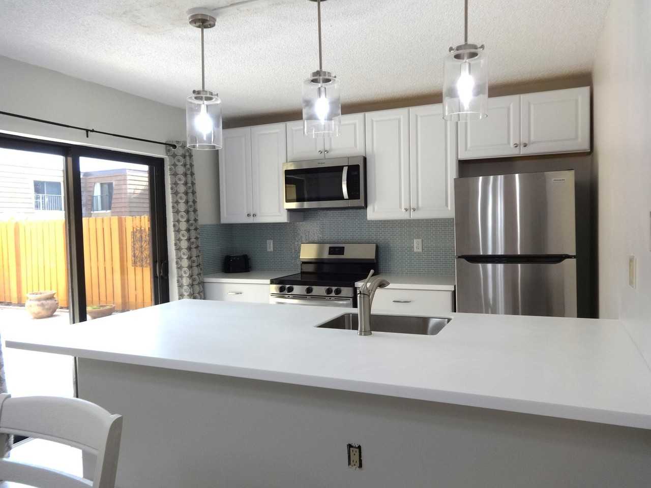 2914 29th Ct - Photo 2 of 27