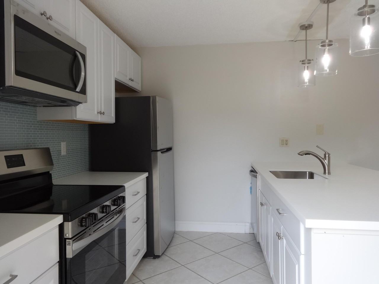 2914 29th Ct - Photo 4 of 27