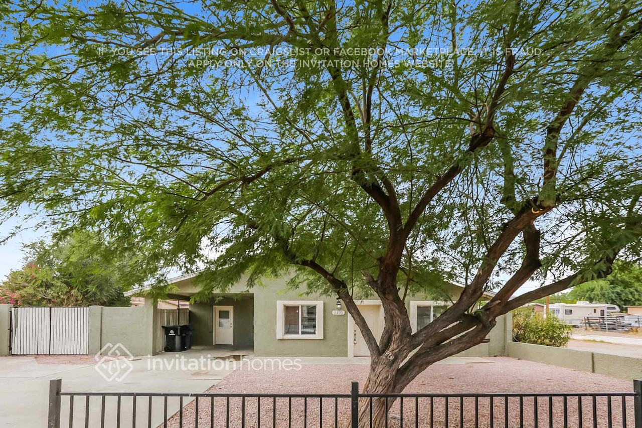 11235 W Hopi St - Photo 2 of 16