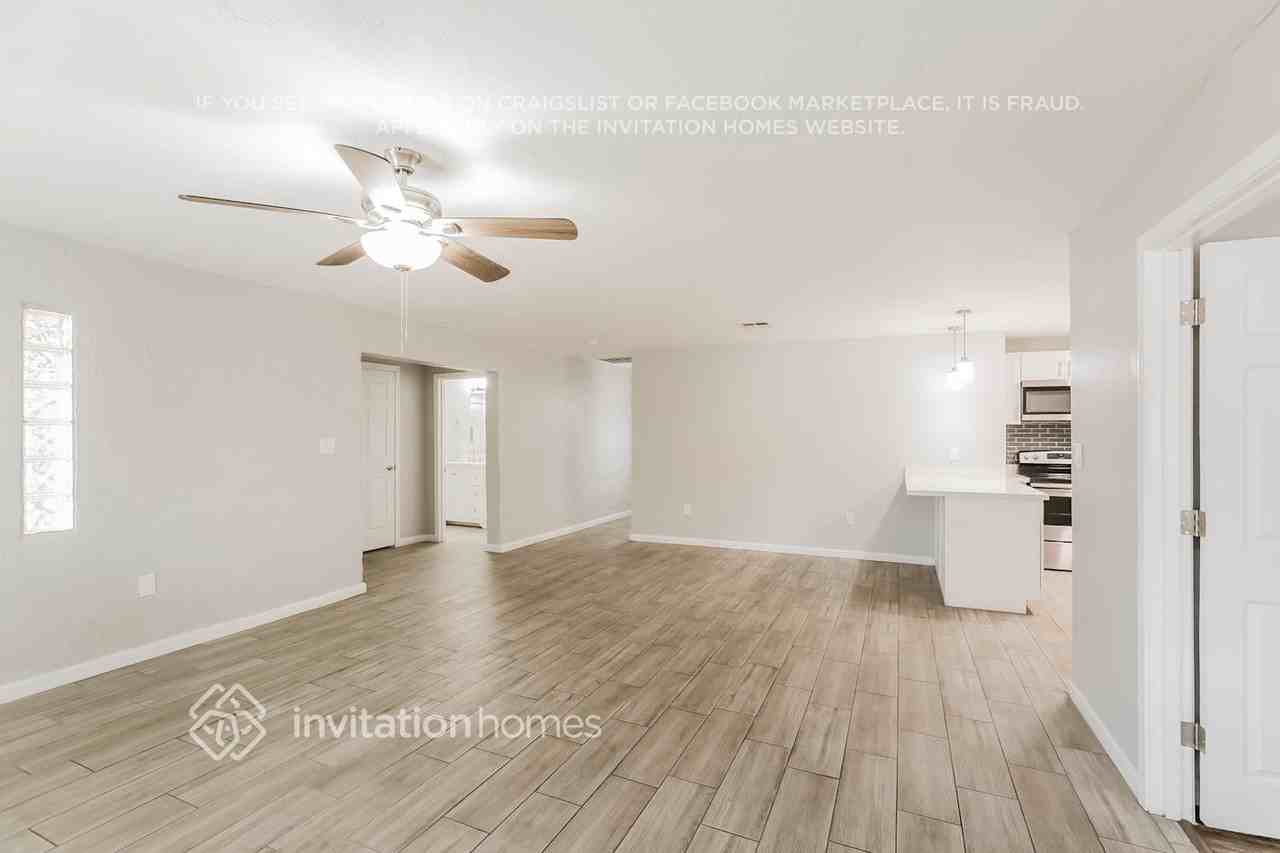 11235 W Hopi St - Photo 5 of 16