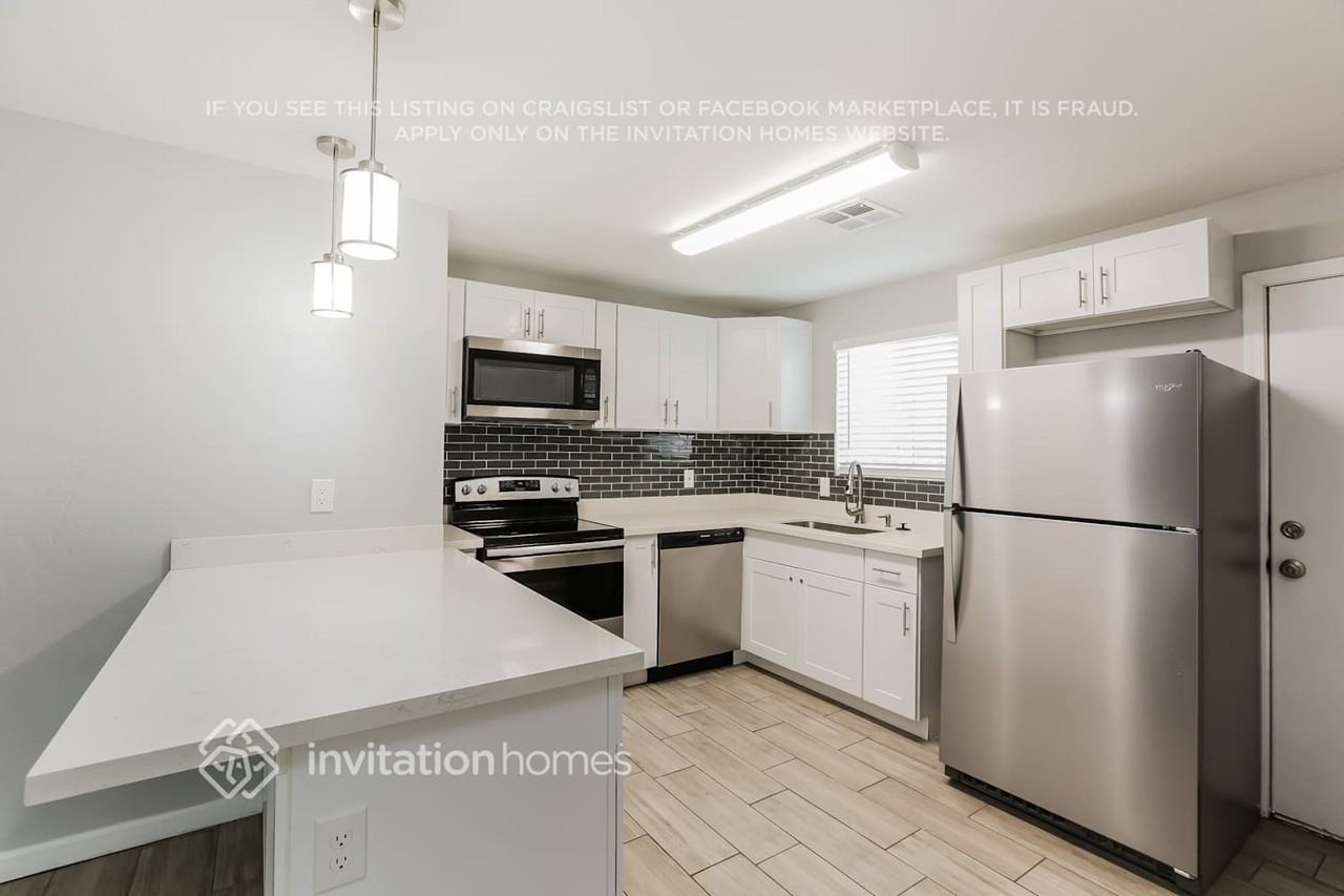11235 W Hopi St - Photo 7 of 16