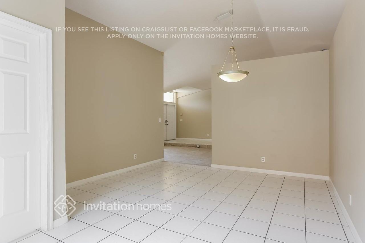 3932 Nw 55th St - Photo 7 of 19
