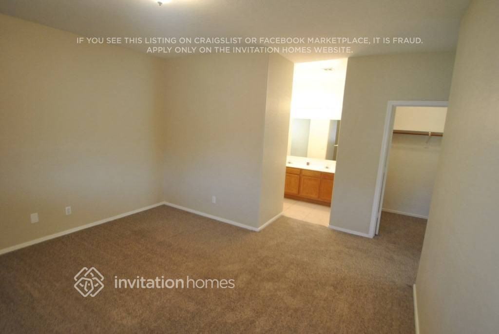 11179 W Berkeley Rd - Photo 2 of 5