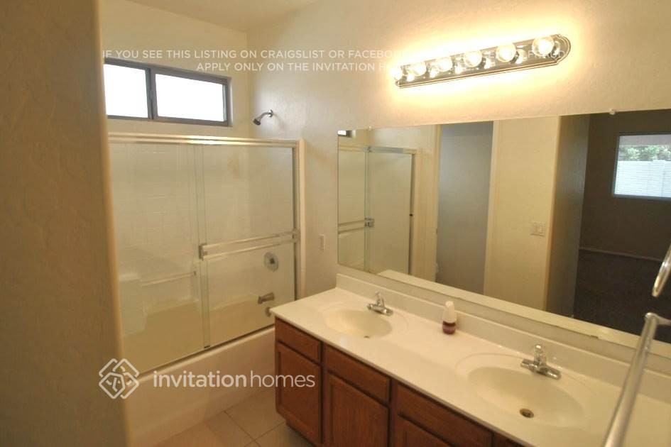 11179 W Berkeley Rd - Photo 3 of 5