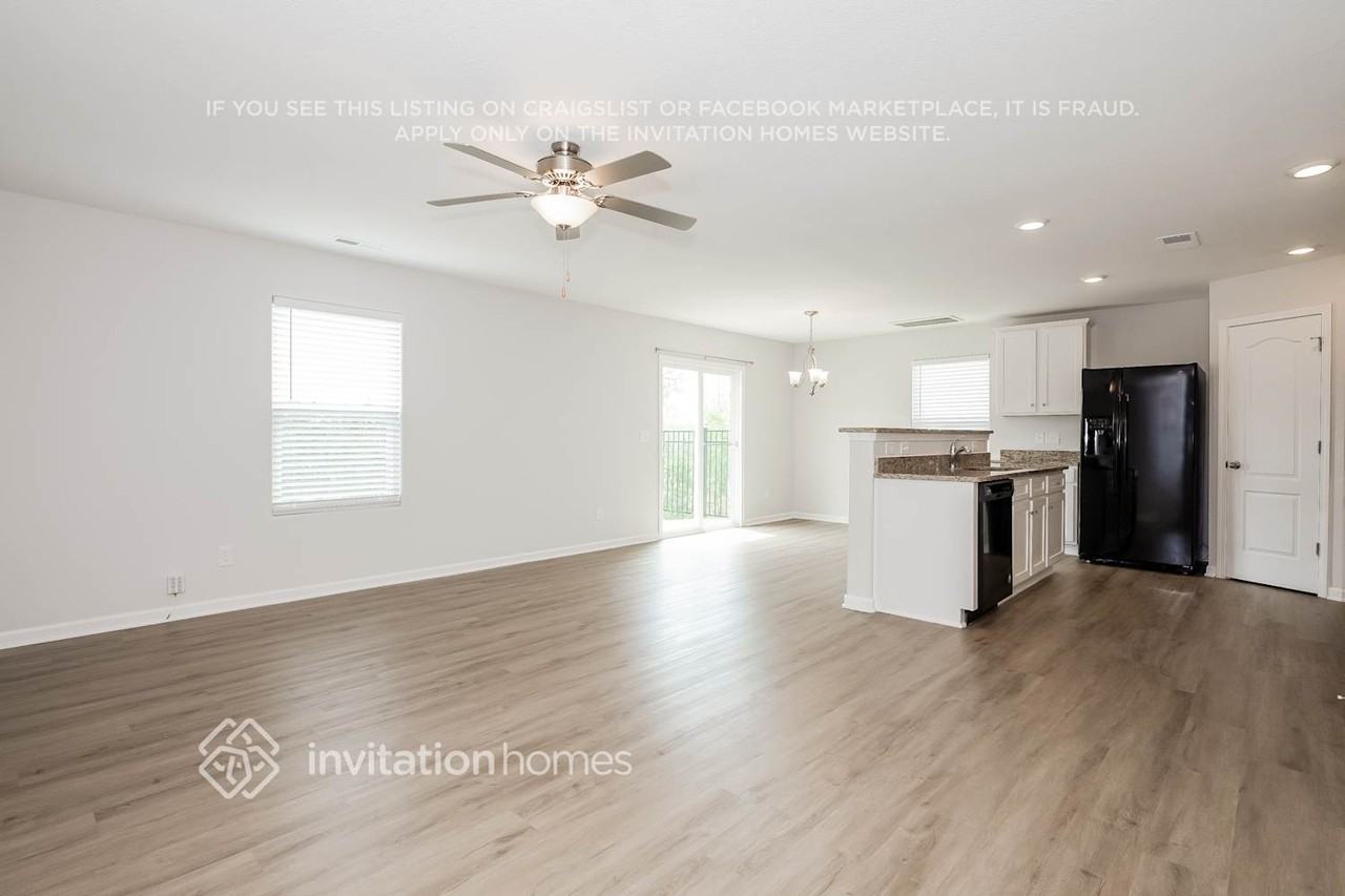 3915 Rosfield Dr - Photo 3 of 16