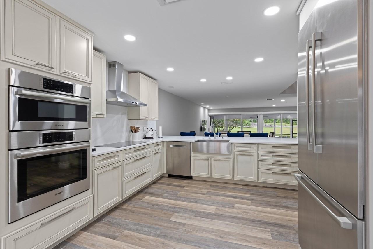 2435 Presidential Way #G - Photo 6 of 35