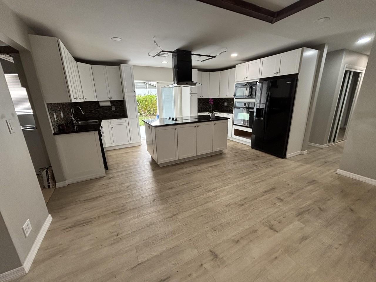 462 S Haverhill Rd - Photo 4 of 17