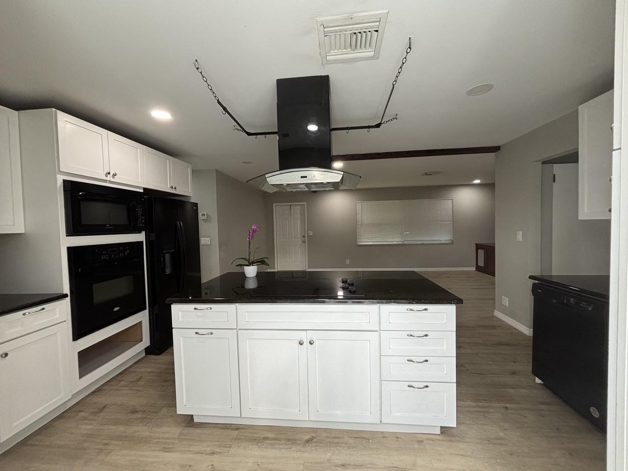 462 S Haverhill Rd - Photo 7 of 17