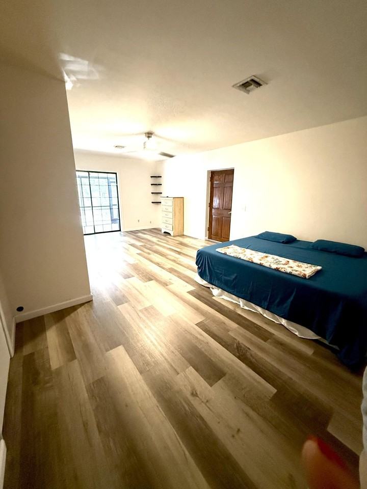 4221 Rose Ln - Photo 3 of 28