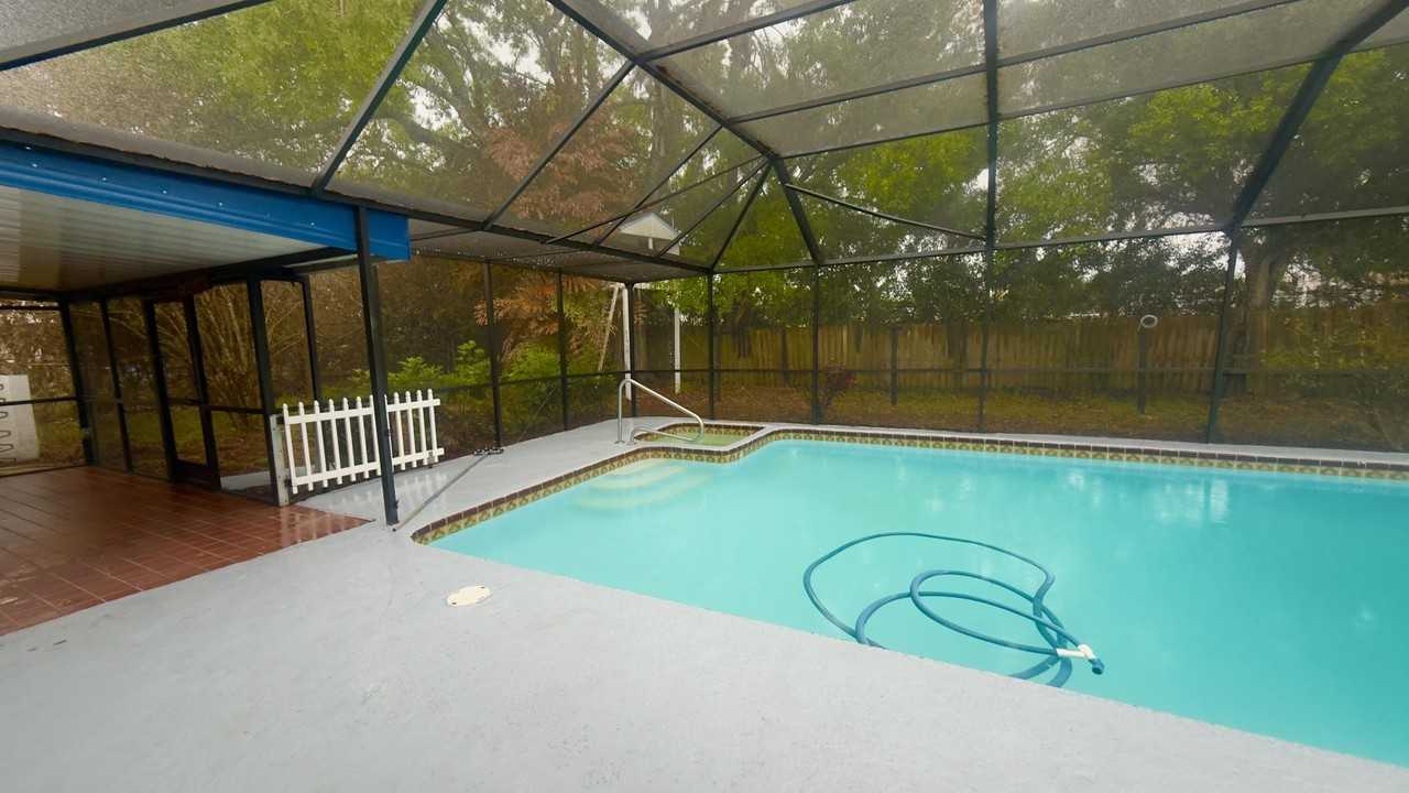 4221 Rose Ln - Photo 4 of 28
