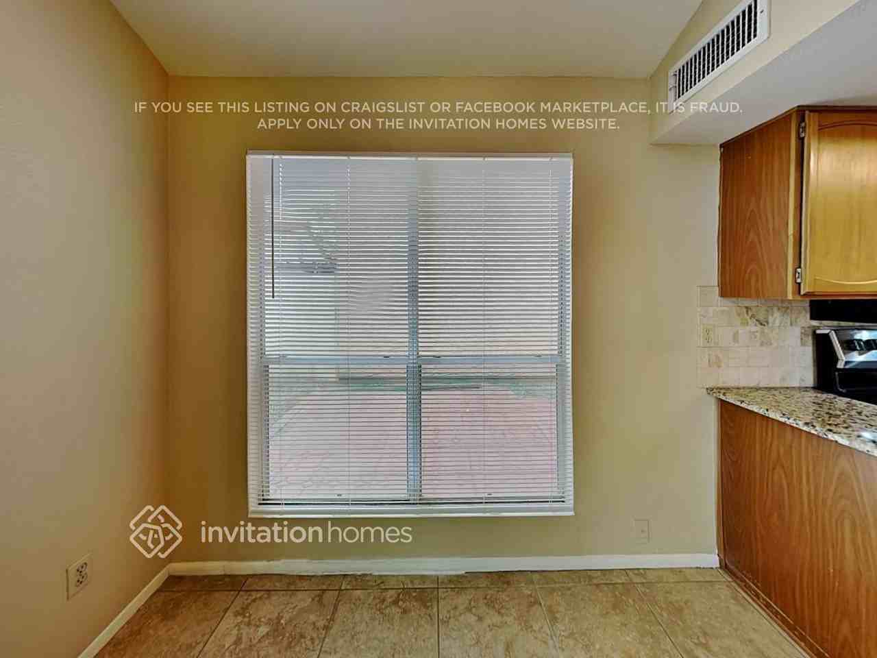 406 E Topeka Dr - Photo 7 of 19