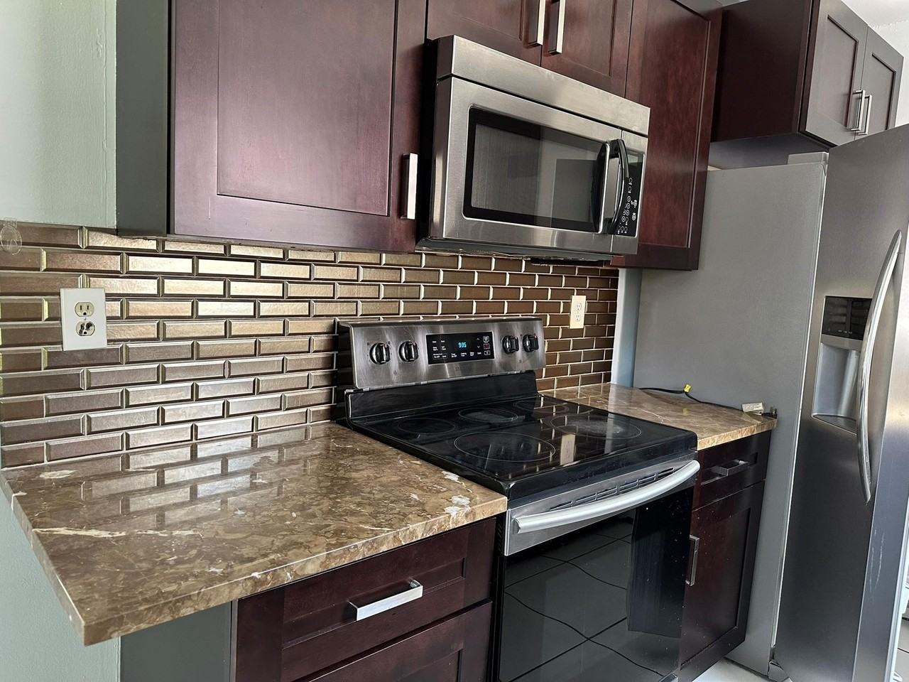 1705 Adams St #1705 - Photo 4 of 28