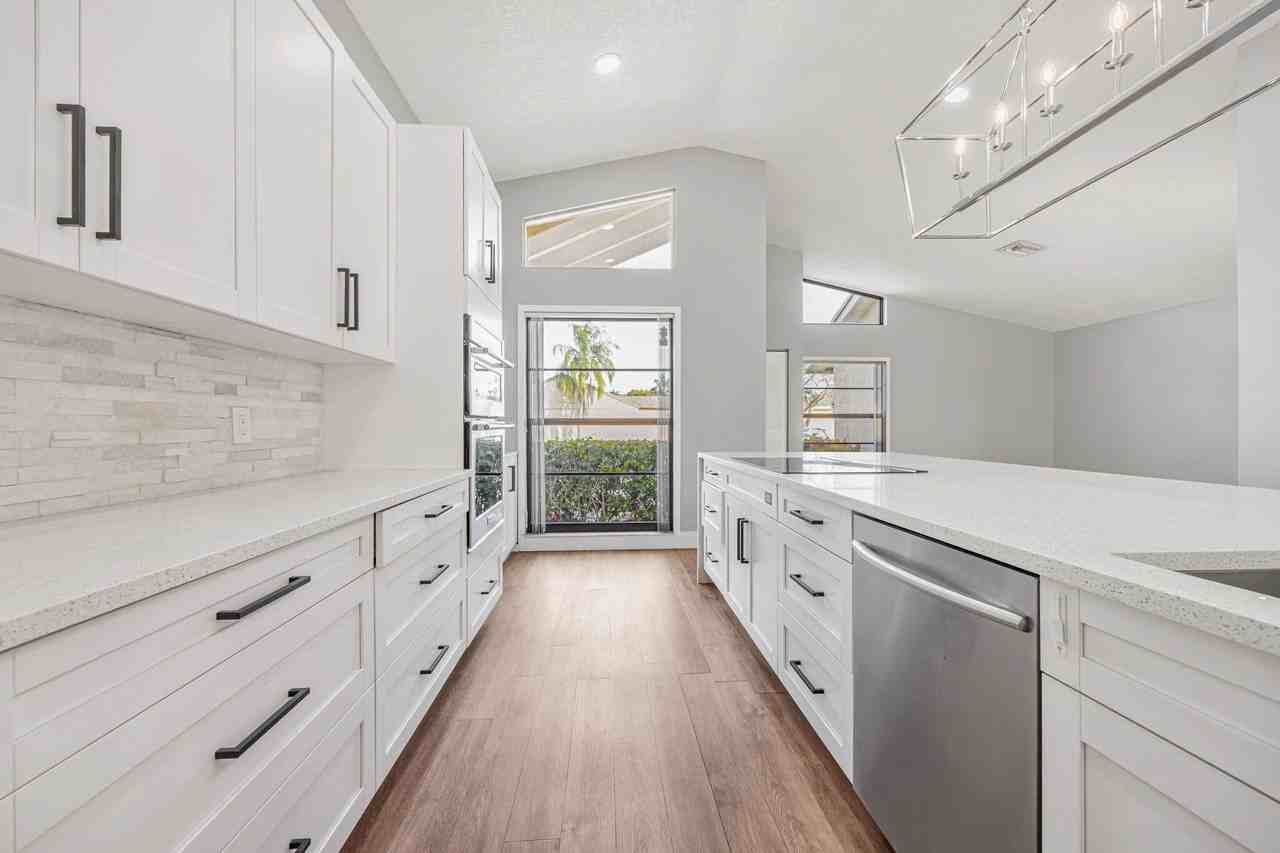 21356 Summertrace Cir - Photo 6 of 33