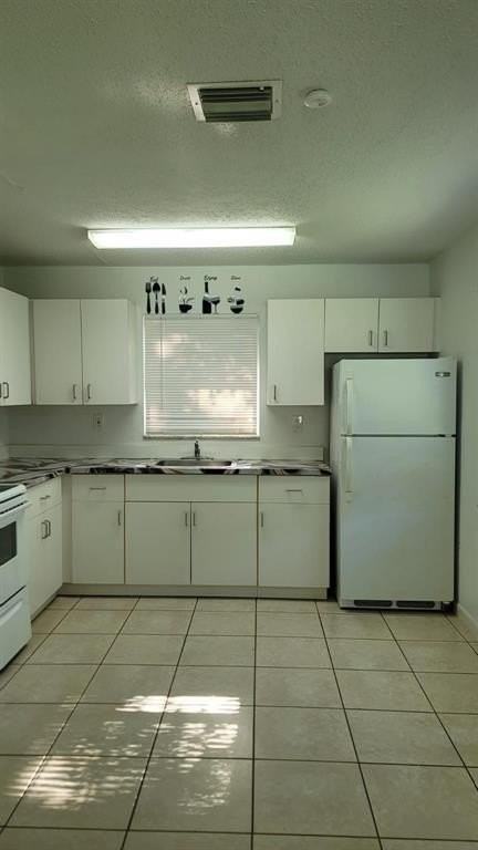 2223 Taylor St #4 - Photo 3 of 12