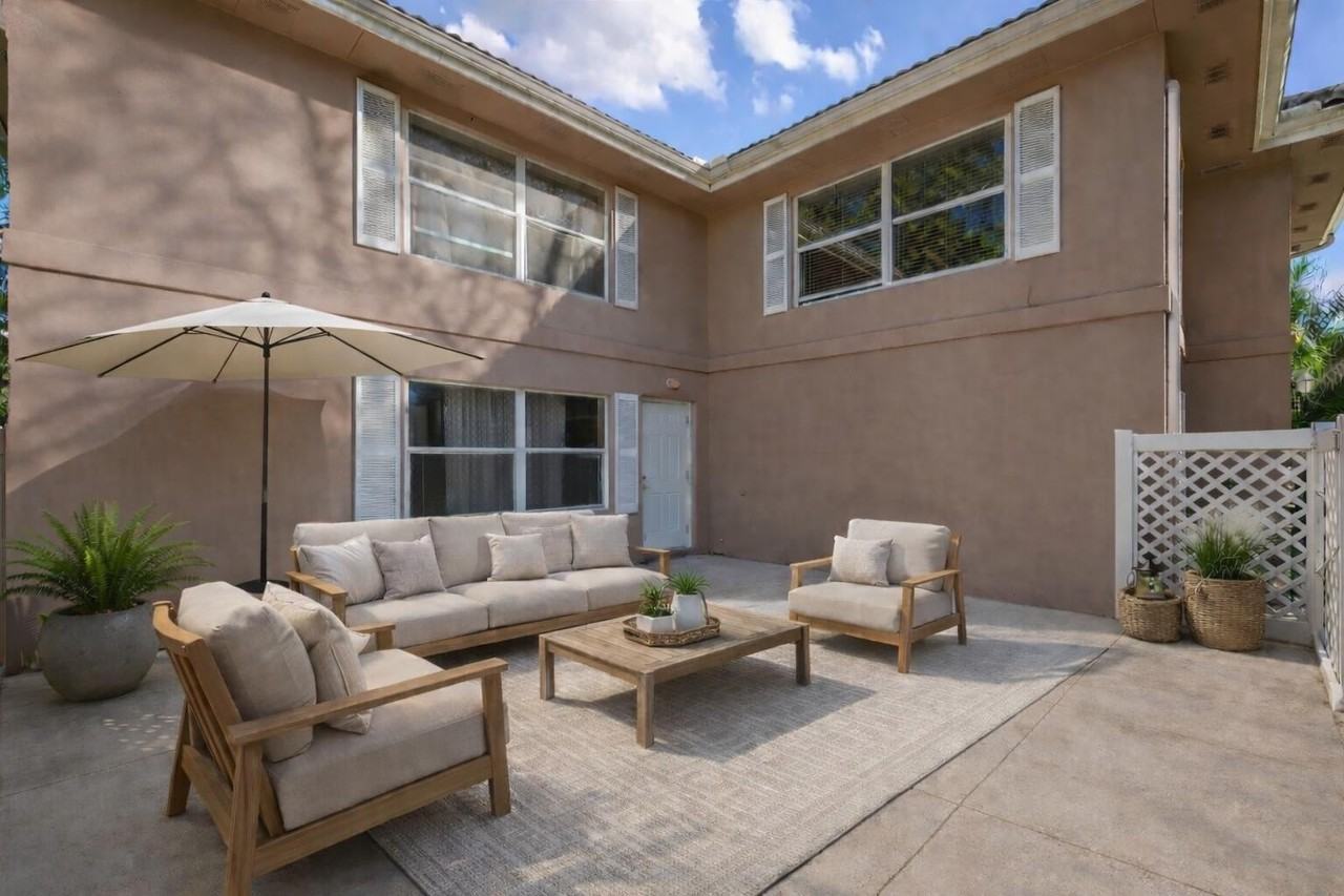 1945 Stratford Way - Photo 4 of 41