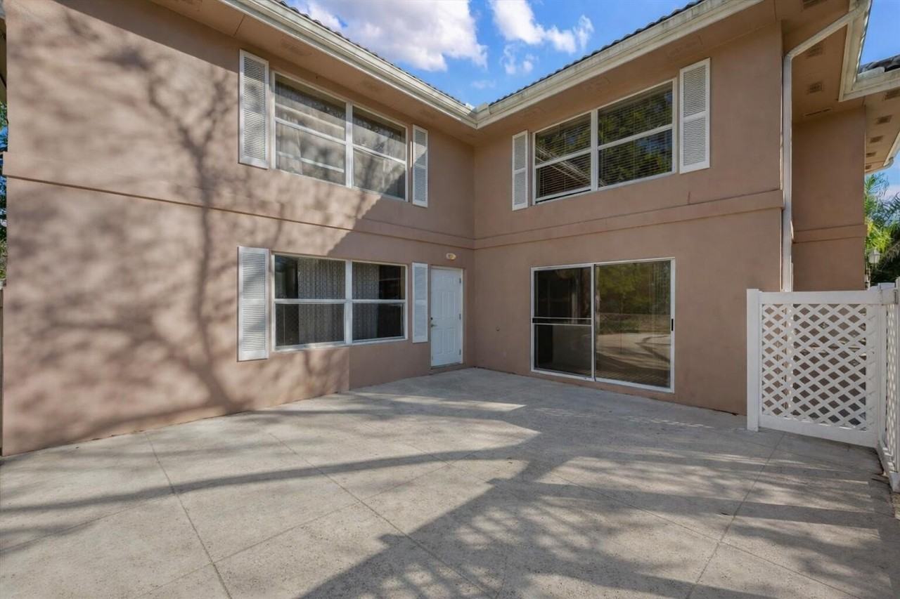 1945 Stratford Way - Photo 5 of 41