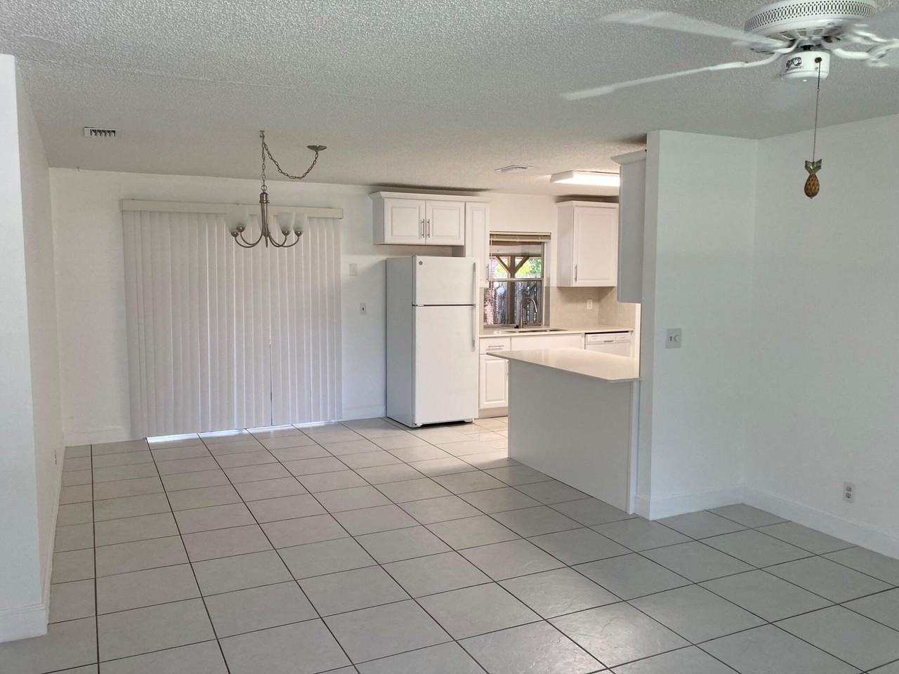 9627 Se Crest Ct - Photo 4 of 28