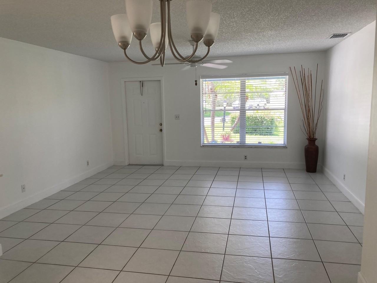 9627 Se Crest Ct - Photo 5 of 28