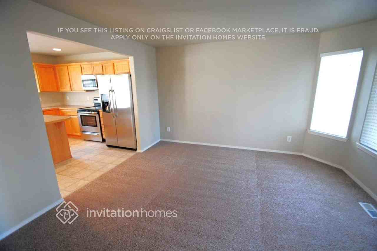 16318 88th Ave E - Photo 3 of 9