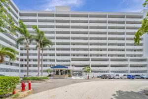 featured image of 3100 Ne 49th St #403