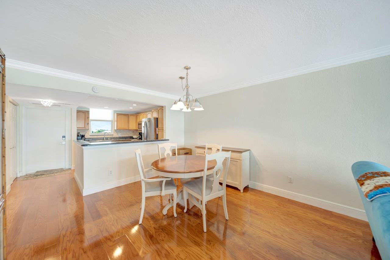 3100 Ne 49th St #403 - Photo 6 of 37