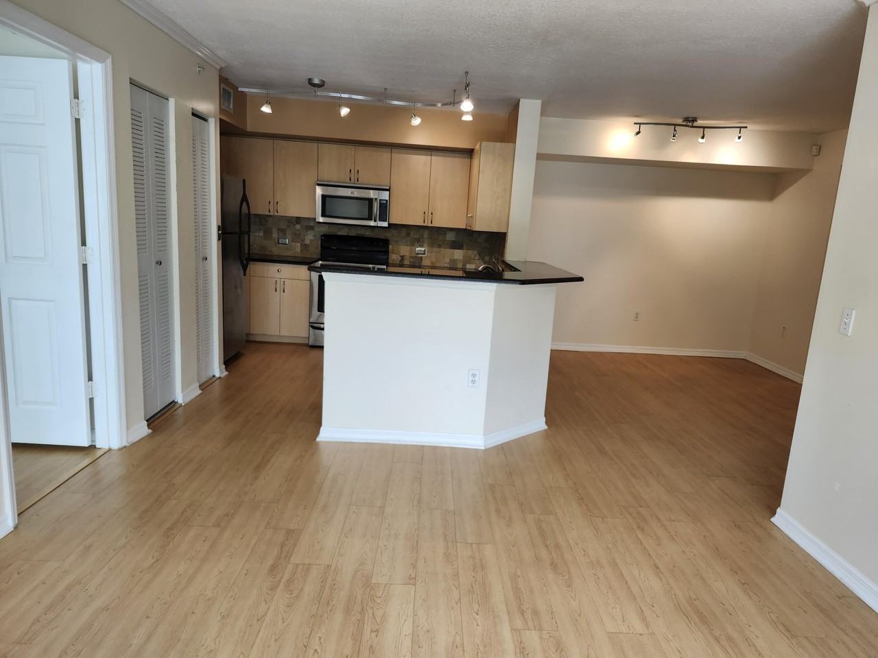 813 Villa Cir - Photo 4 of 27