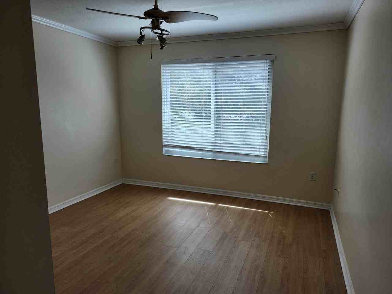 813 Villa Cir - Photo 7 of 27