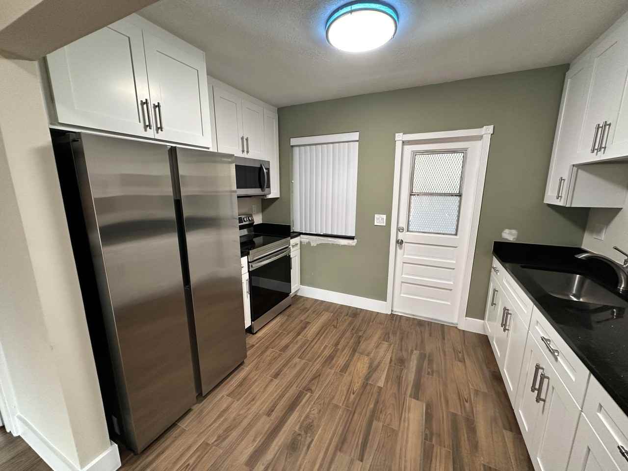 61 Nw 35th St #2 - Photo 6 of 29